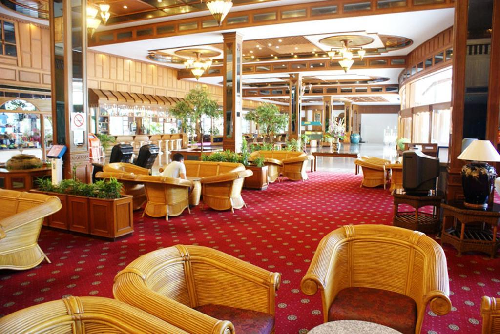 Royal Twins Palace Hotel Pattaya Extérieur photo