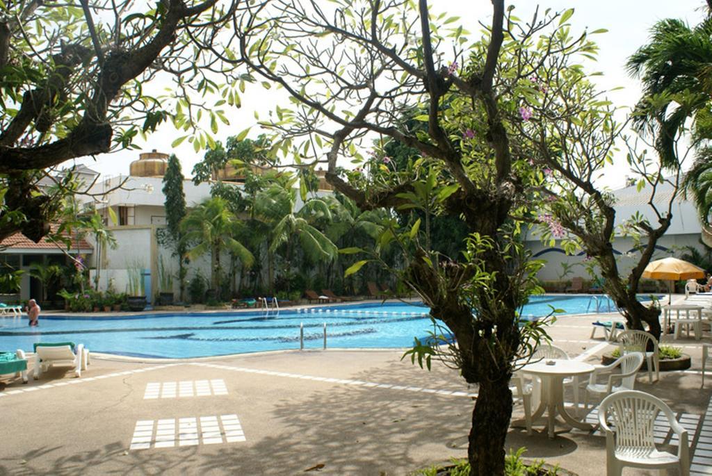 Royal Twins Palace Hotel Pattaya Extérieur photo
