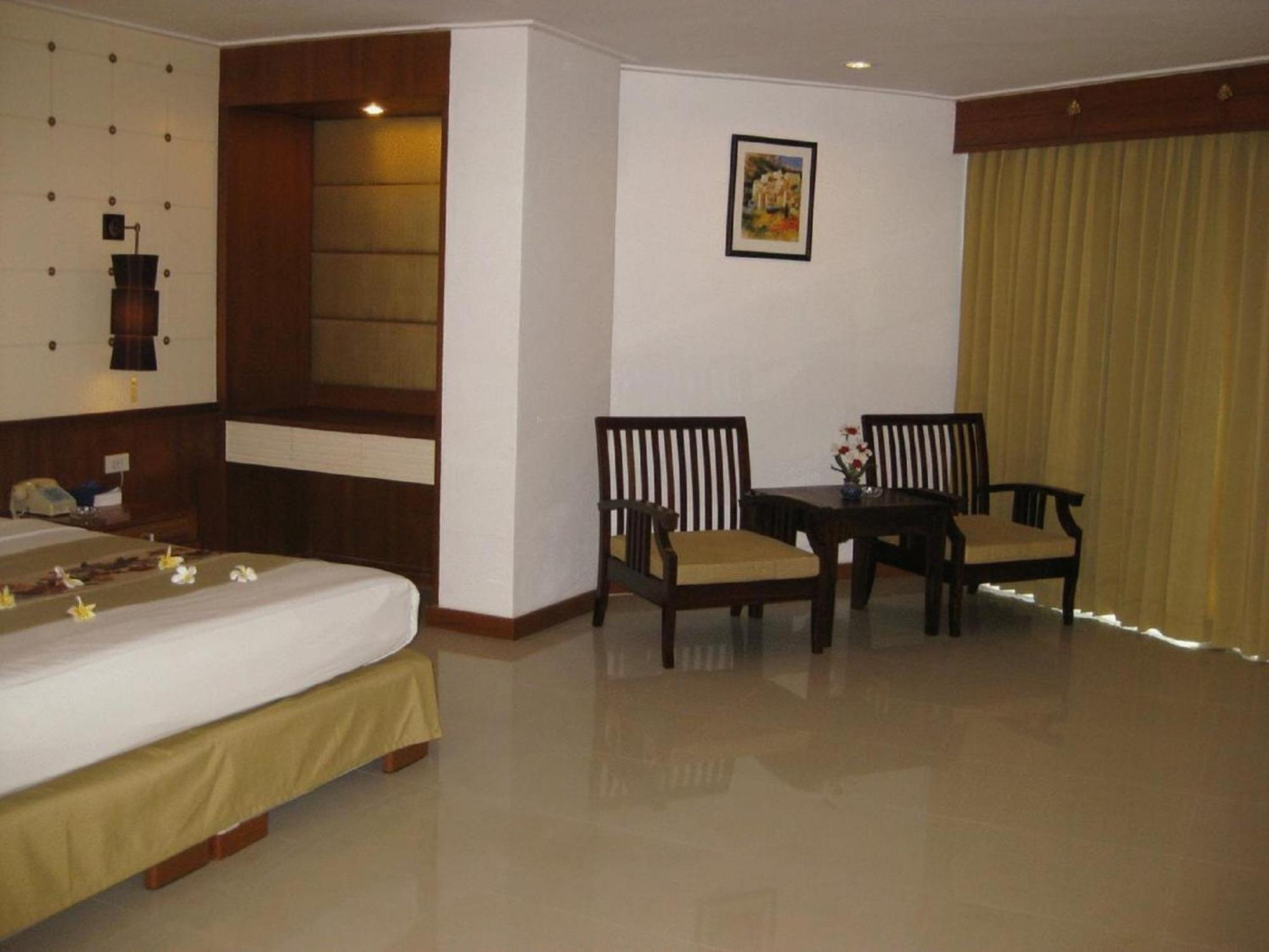 Royal Twins Palace Hotel Pattaya Extérieur photo