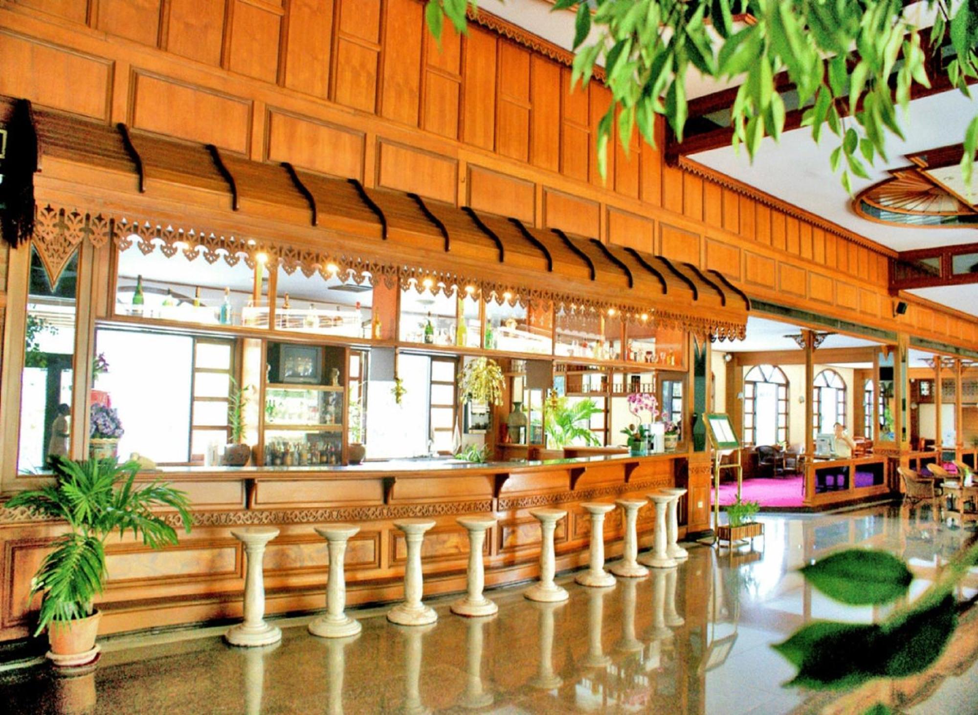 Royal Twins Palace Hotel Pattaya Extérieur photo