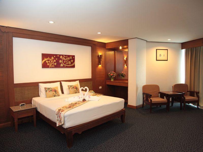 Royal Twins Palace Hotel Pattaya Extérieur photo
