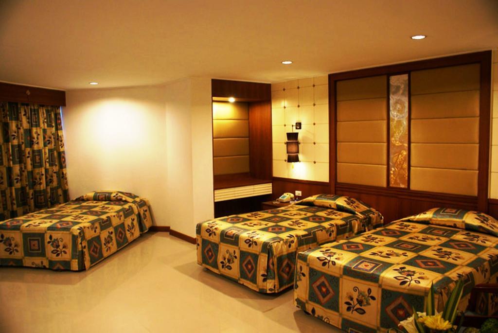 Royal Twins Palace Hotel Pattaya Extérieur photo