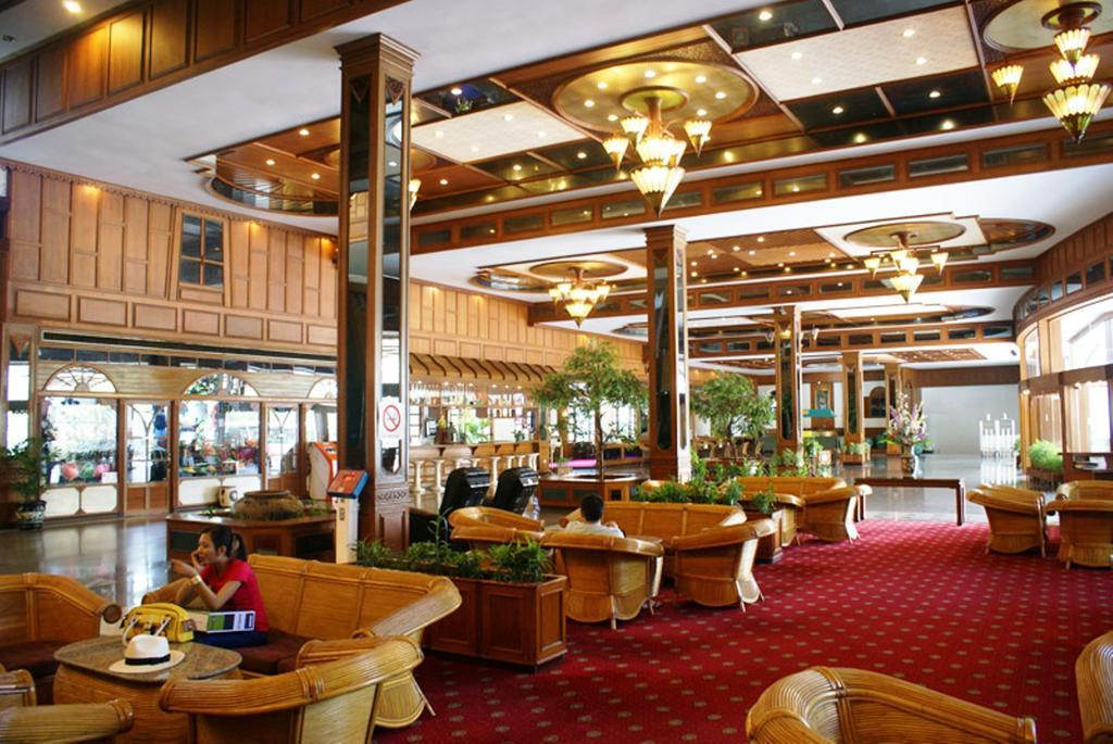 Royal Twins Palace Hotel Pattaya Extérieur photo