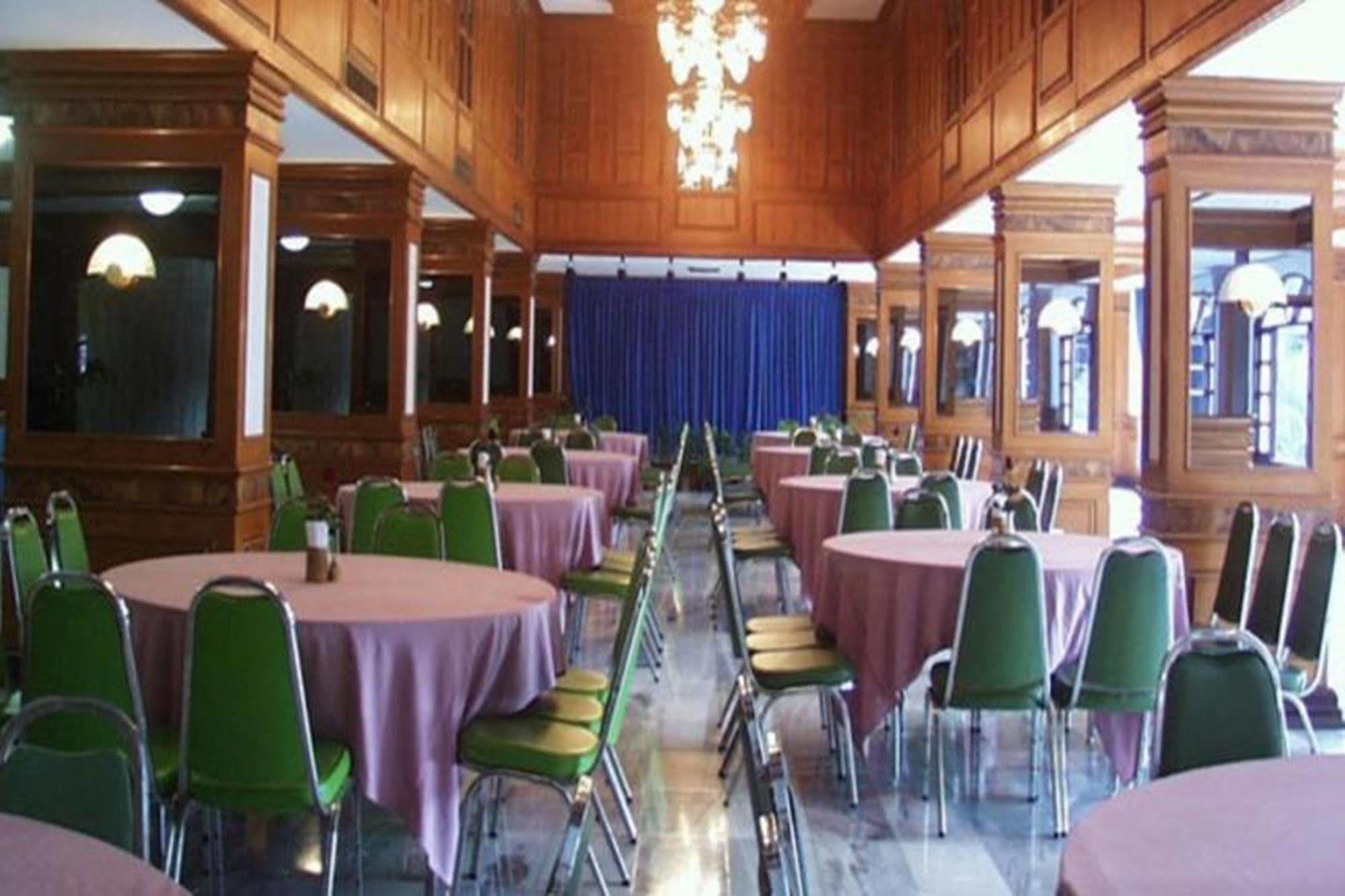 Royal Twins Palace Hotel Pattaya Extérieur photo