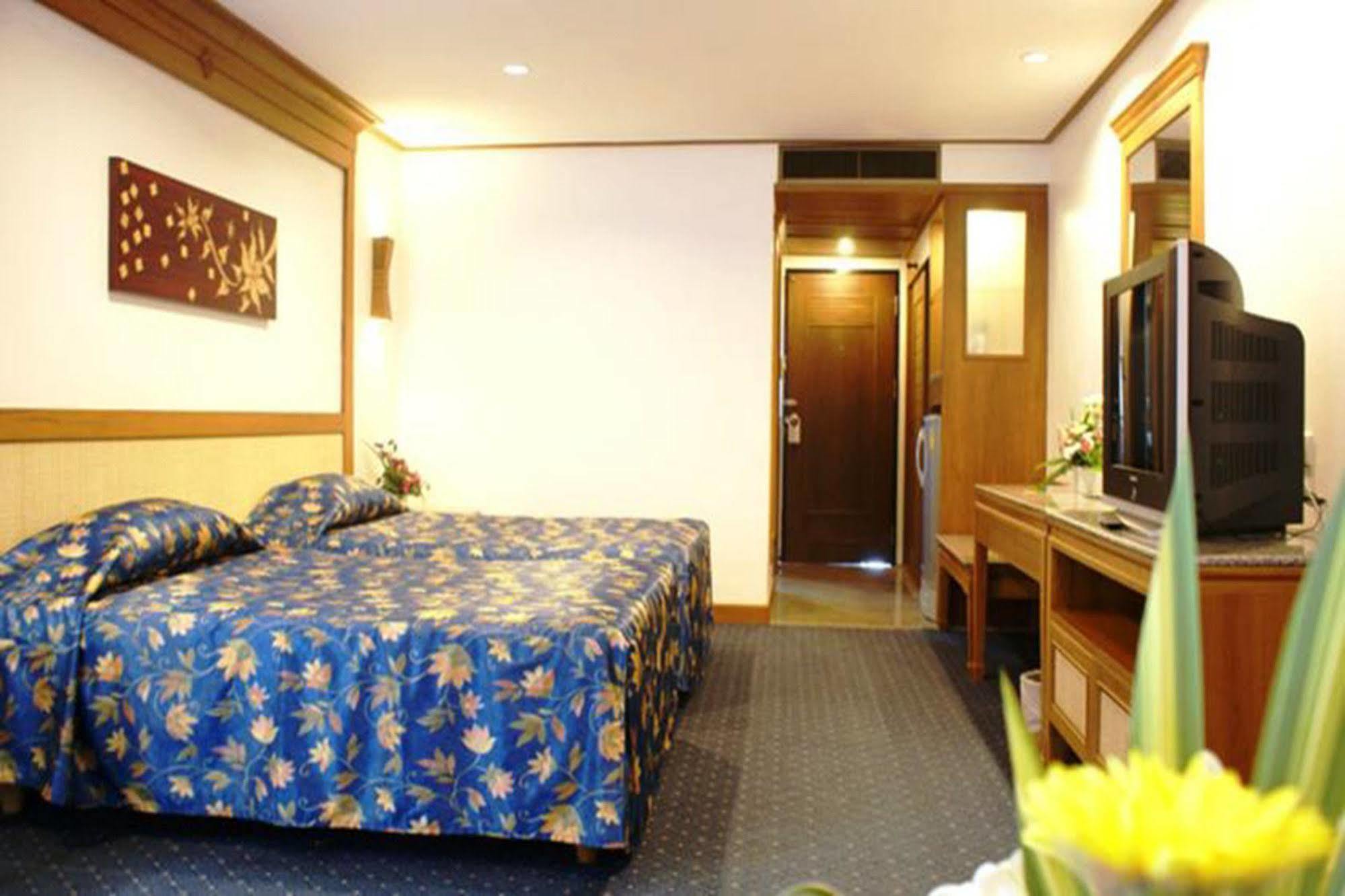 Royal Twins Palace Hotel Pattaya Extérieur photo