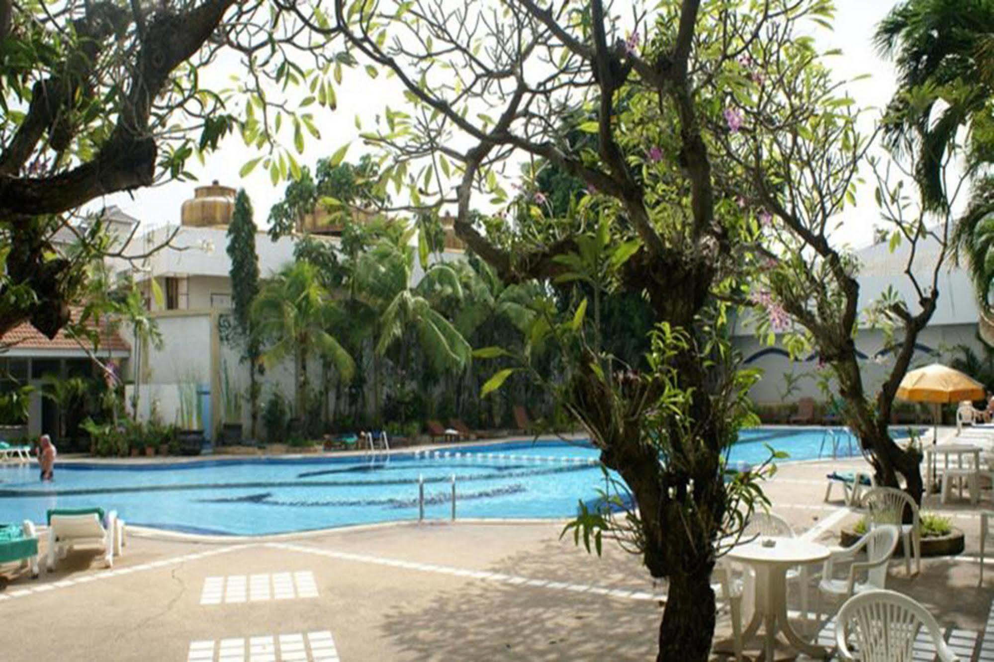 Royal Twins Palace Hotel Pattaya Extérieur photo