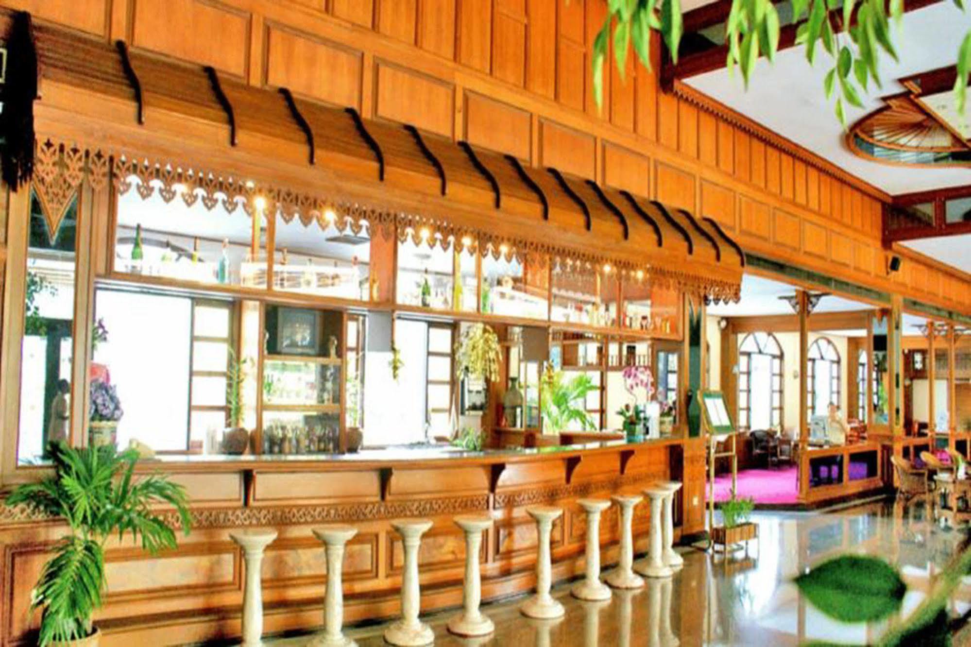 Royal Twins Palace Hotel Pattaya Extérieur photo